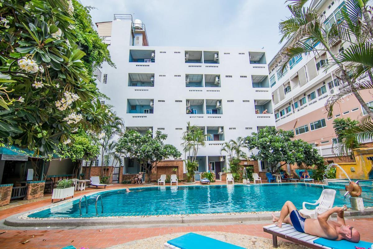 Sutus Court 7 Hotel Патая Екстериор снимка