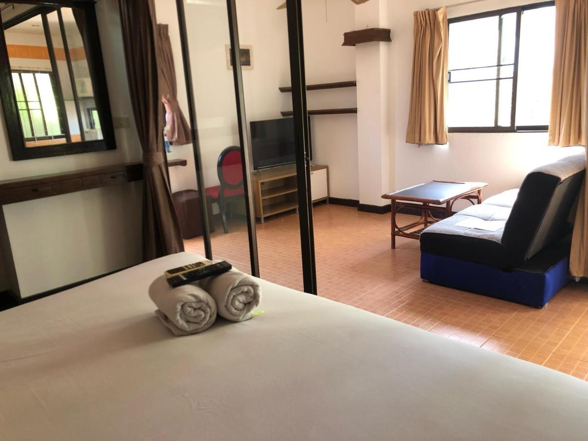 Sutus Court 7 Hotel Патая Екстериор снимка