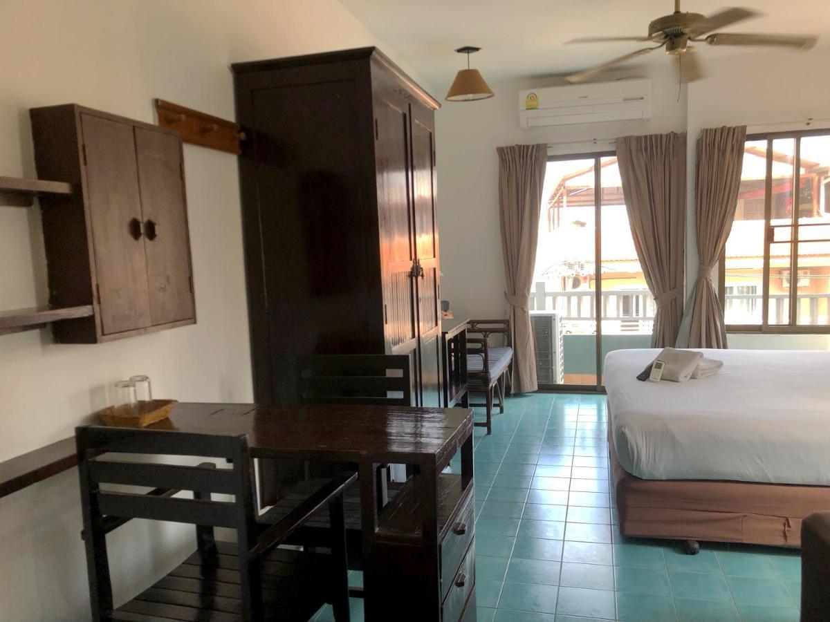 Sutus Court 7 Hotel Патая Екстериор снимка
