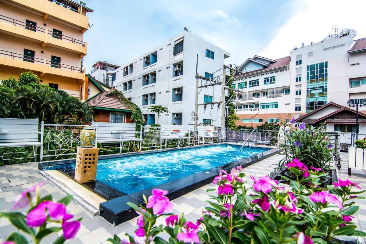 Sutus Court 7 Hotel Патая Екстериор снимка